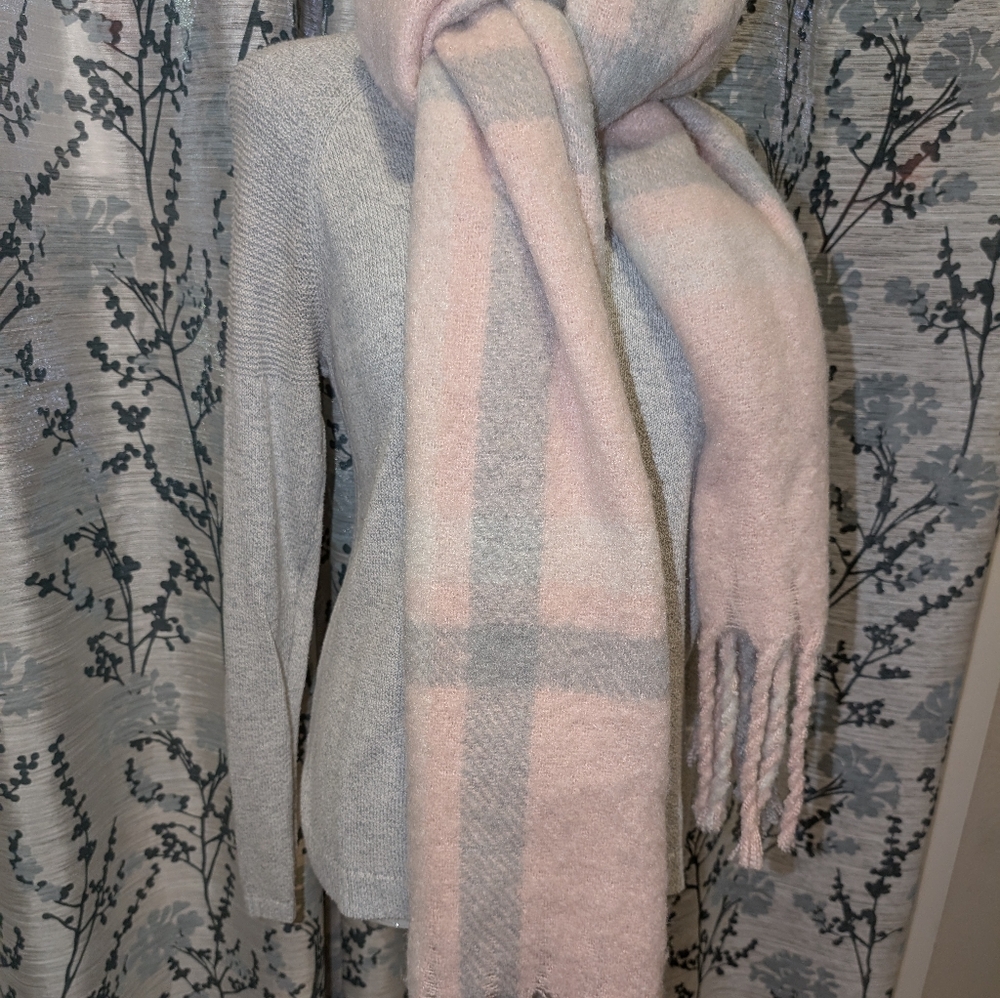 🩷 🩶 Pale Pink & Gray Plaid Wide & Long Cozy Scarf, Wrap, Shawl - Picture 7 of 9
